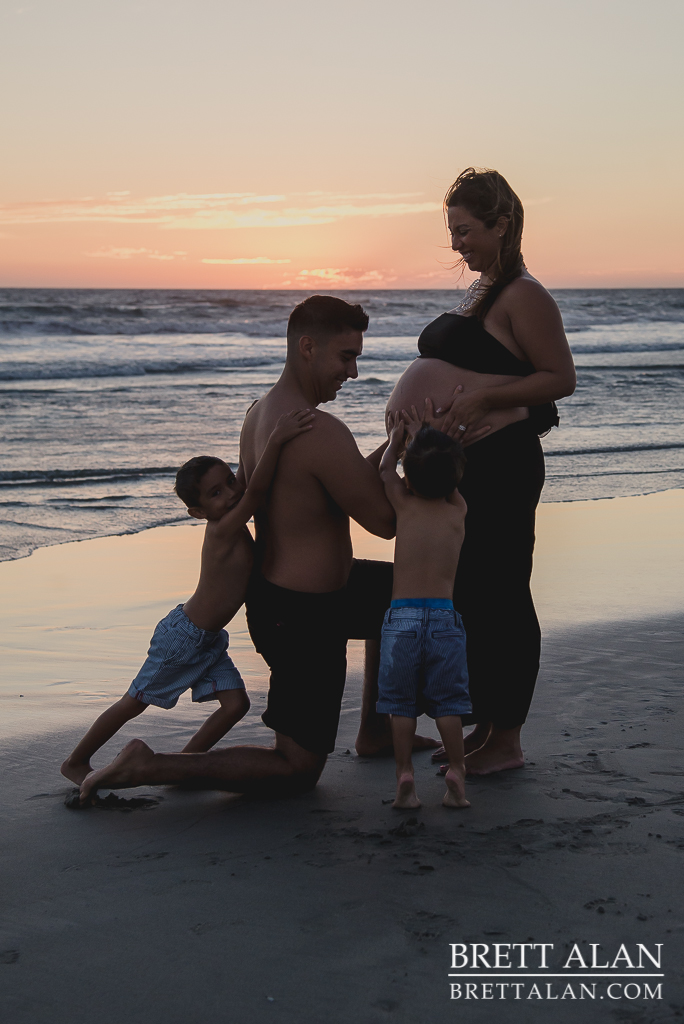 0012-Rodriguez-Maternity-Oceanside-Pier-2015-D61_9078