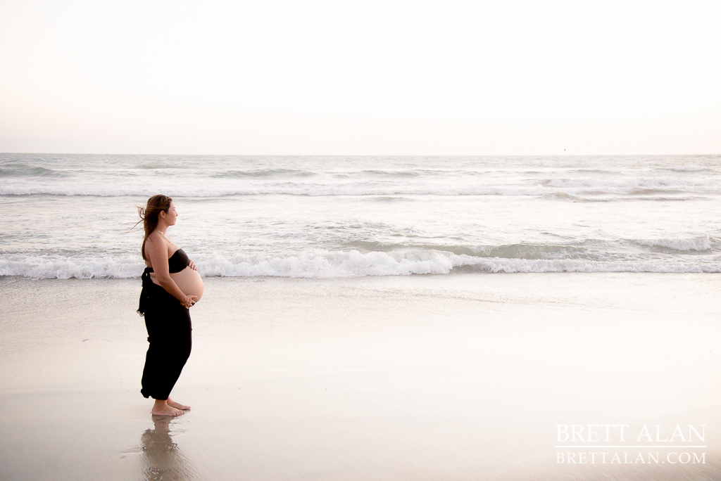 0017-Rodriguez-Maternity-Oceanside-Pier-2015-D61_9185